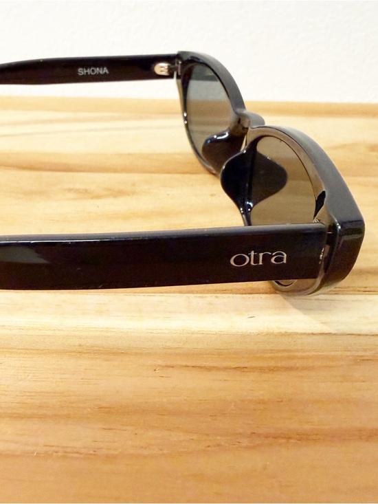OTRA Shona Cat Eye Sunglasses in Black - Picture 5 of 8